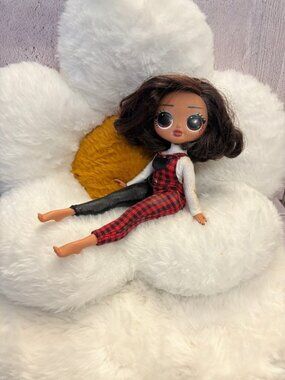 LOL Surprise OMG Winter Chill Camp Cutie (SKU: 330TO)